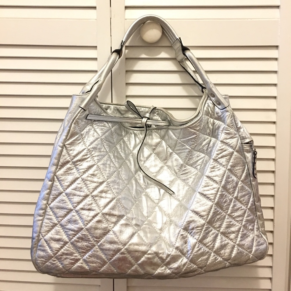 Be&D Hobo bag Silver quilted soft lambskin LIGHT